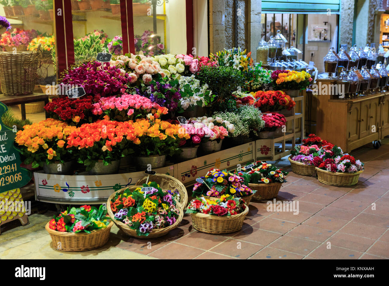 Flower shop exterior hires stock photography and images Alamy