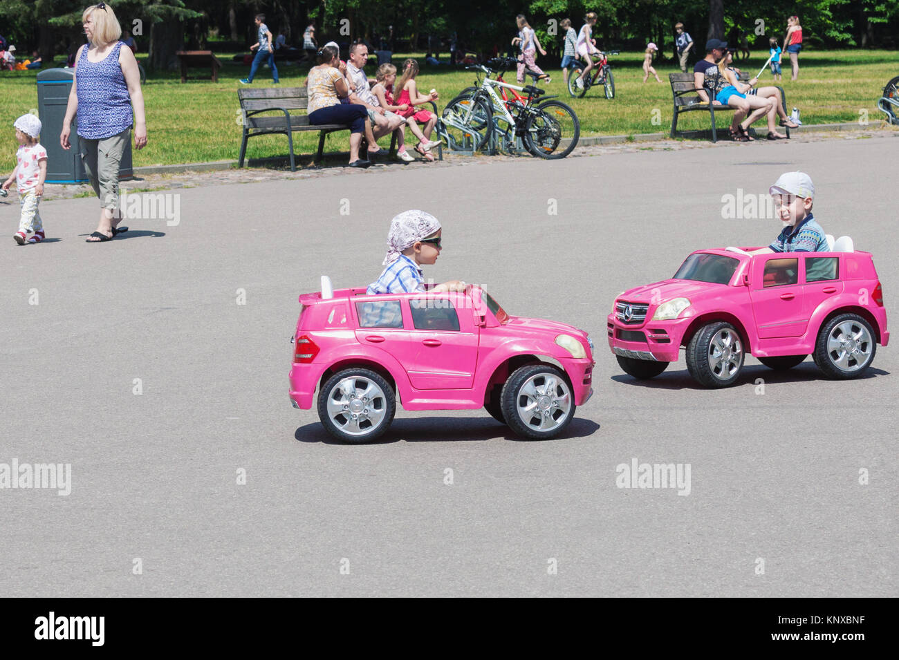 Electric cars for little girls deals