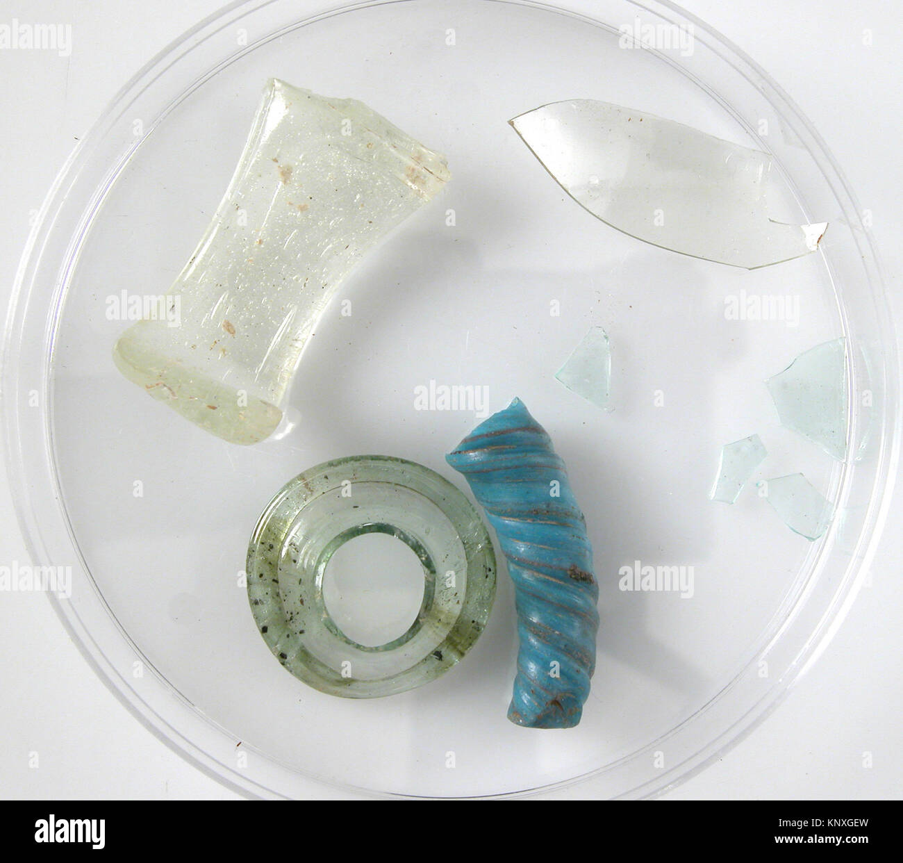 Fragments Random Objects Translucent stone fragment hi-res stock photography and images - Alamy