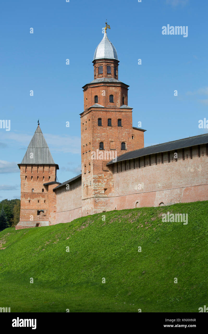 Kremlin Wall with Towers, UNESCO World Heritage Site, Veliky Novgorod, Novgorod Oblast, Russian Federation Stock Photo