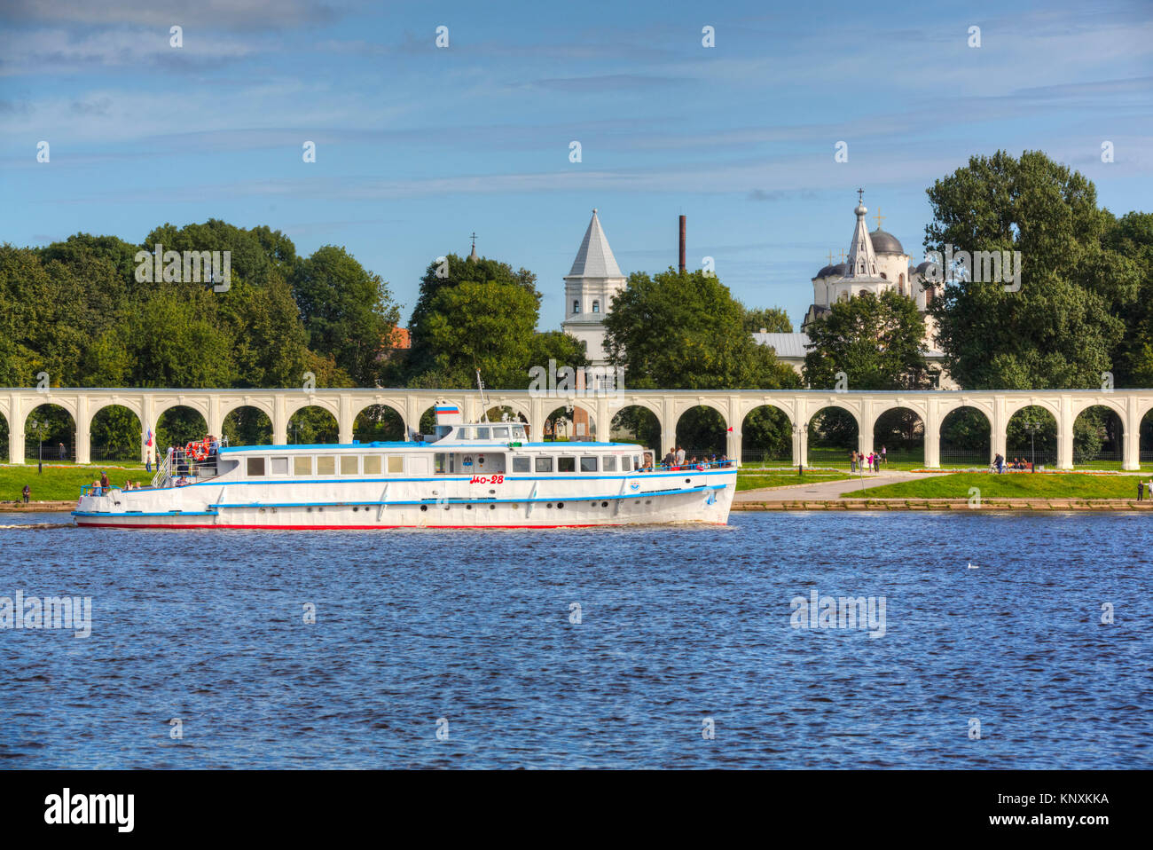 Tourist Boat in front of Yaroslav's Court, UNESCO World Heritage Site, Veliky Novgorod, Novgorod Oblast, Russia Stock Photo