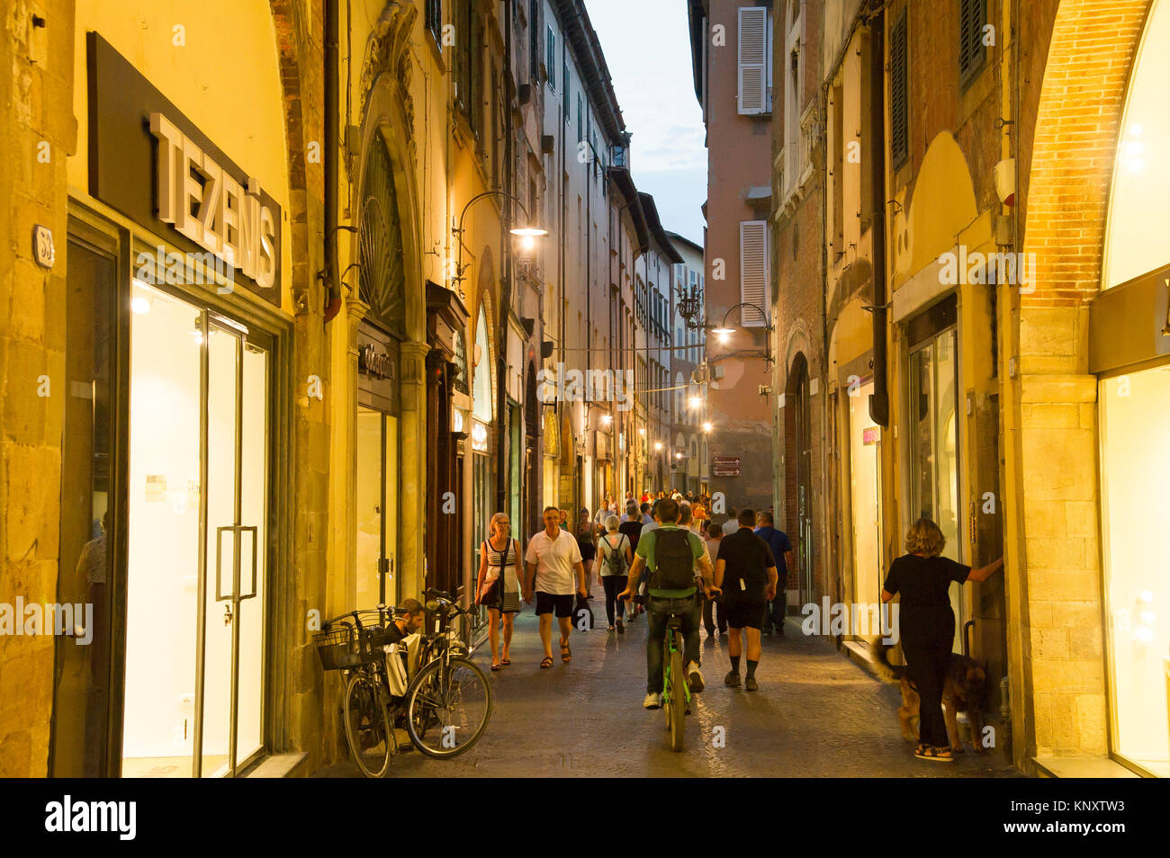 Via fillungo lucca tuscany italy hires stock photography and images