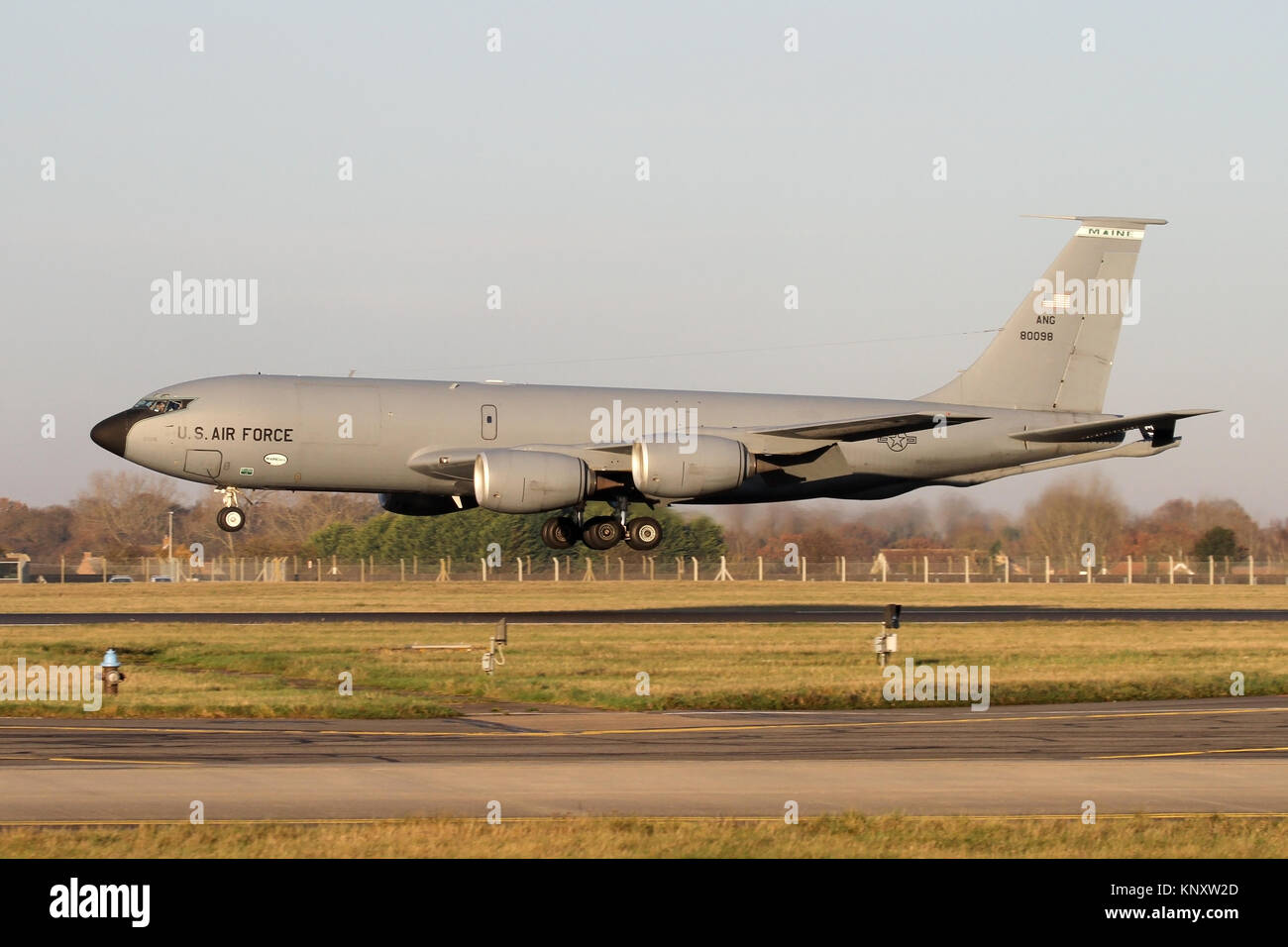 KC-135R from the Maine Air National Guard at Bangor ANGB arriving at RAF Mildenhall in Suffolk early on a cold December morning. Stock Photo