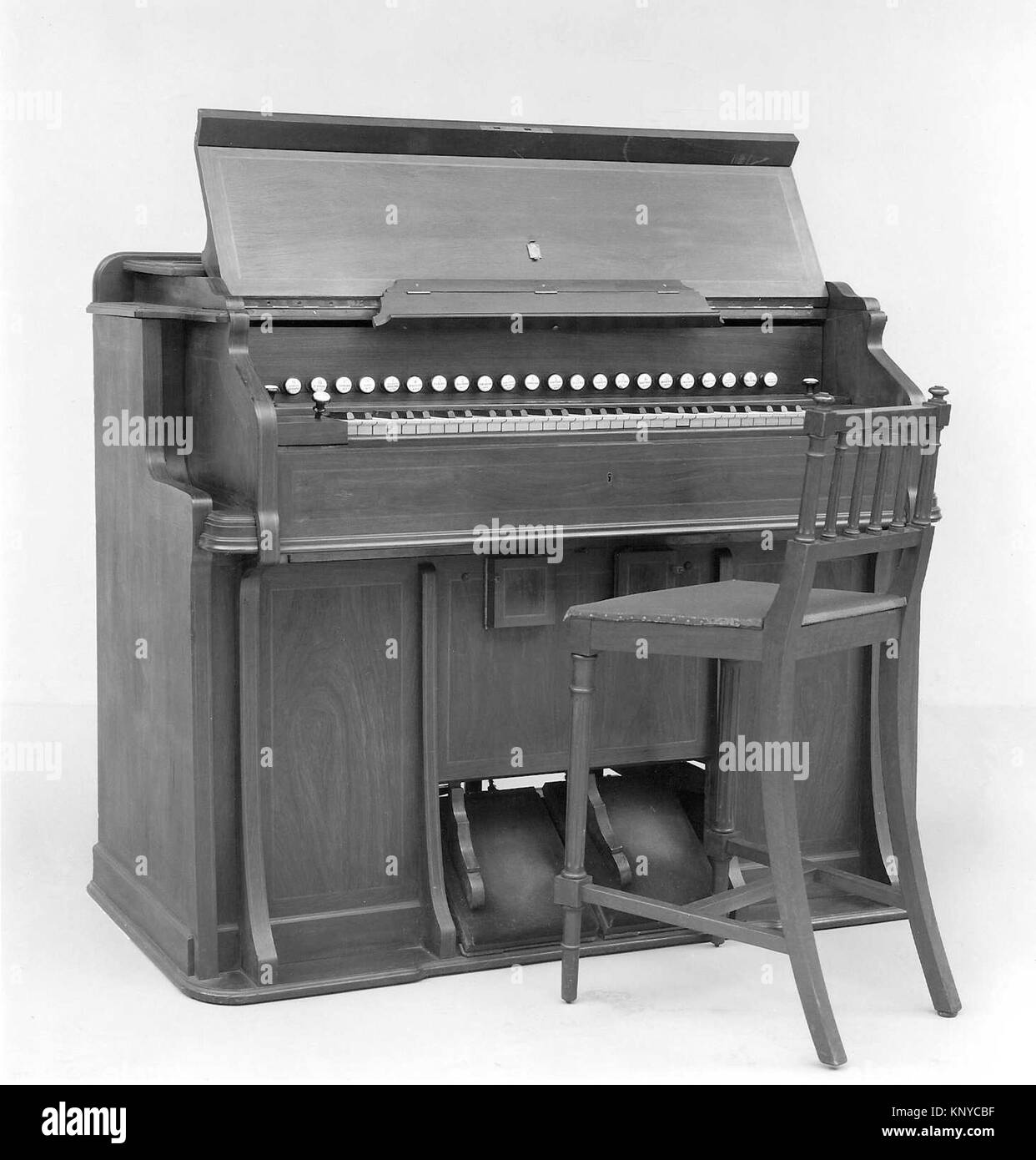Harmonium MET 134286 504397 Stock Photo Alamy
