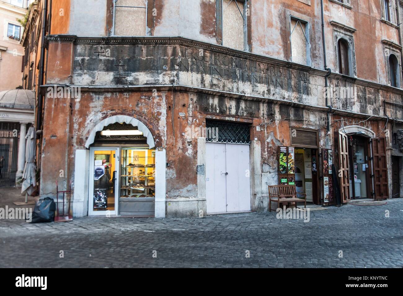 Via del Portico d´Ottavia, Rome, Italy Stock Photo - Alamy