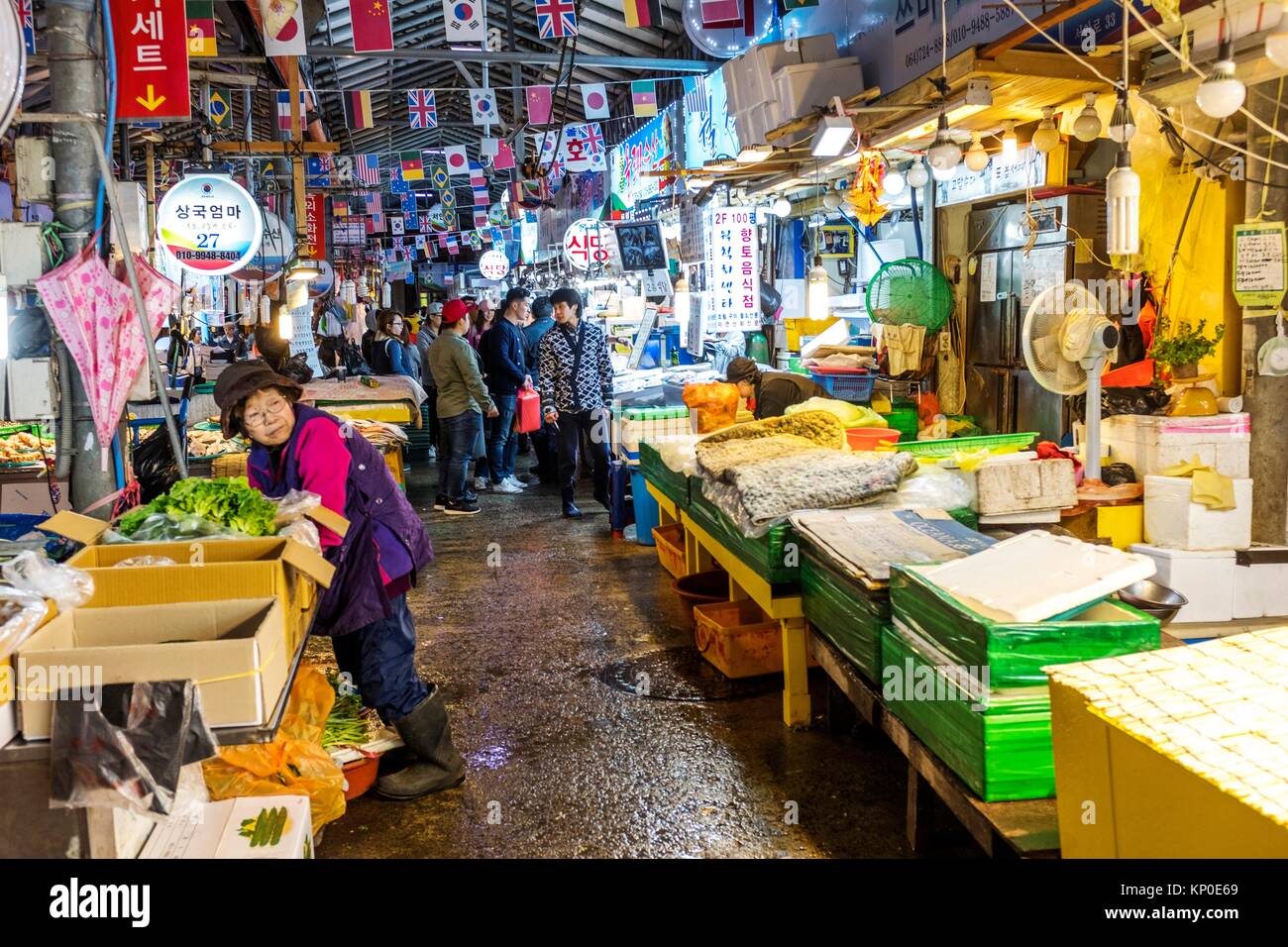 Fish market in Jeju Dongmun market, Korea Stock Photo Alamy