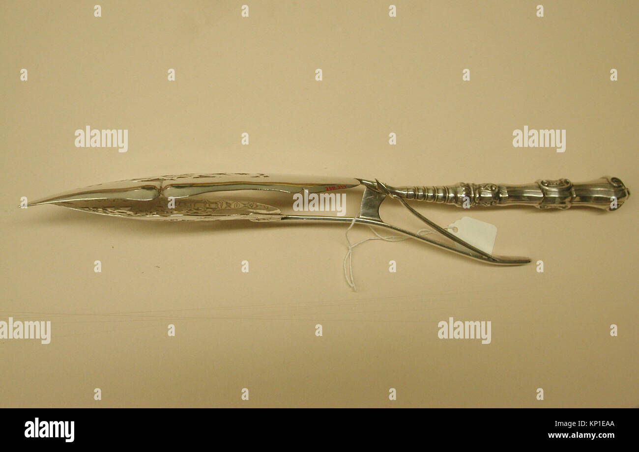 Doublebladed fish server MET SFES0688D 210860 Stock Photo Alamy