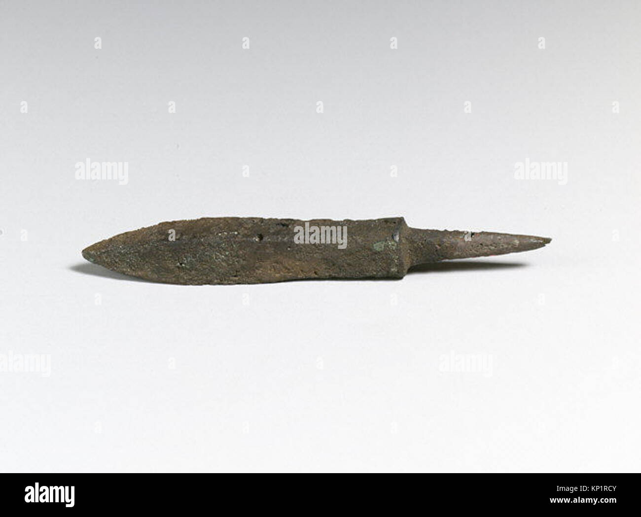 This MET arrowhead (DP9095, 244220) is an ancient projectile point made ...