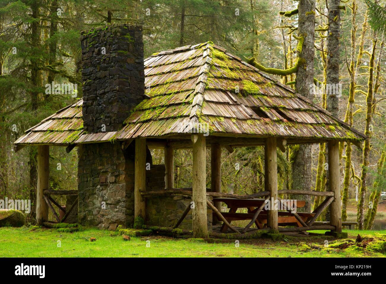 CCC (Civilian Conservation Corps) picnic shelter at Hebo Lake, Siuslaw National Forest, Oregon. Stock Photo