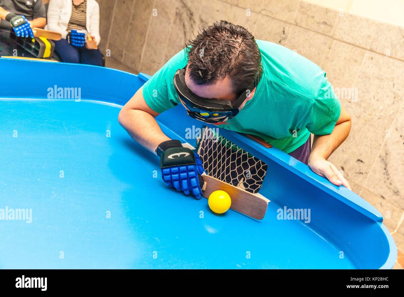 Blind people playing showdown game. Showdown is a fast-moving sport  originally designed for people with a visual impairment, but you don´t have  to be Stock Photo - Alamy