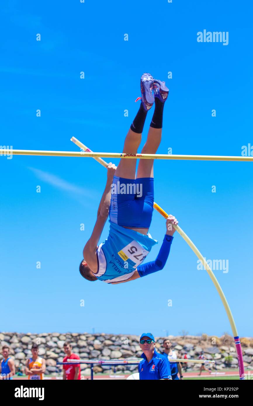 Pole vault training hires stock photography and images Alamy
