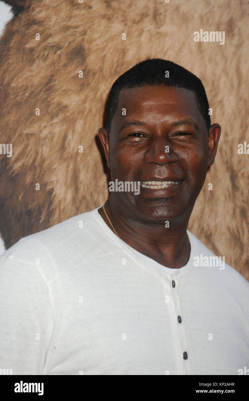 Dennis haysbert hi-res stock photography and images - Alamy