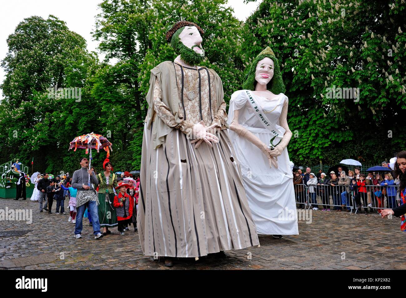 Puppets giant hires stock photography and images Alamy