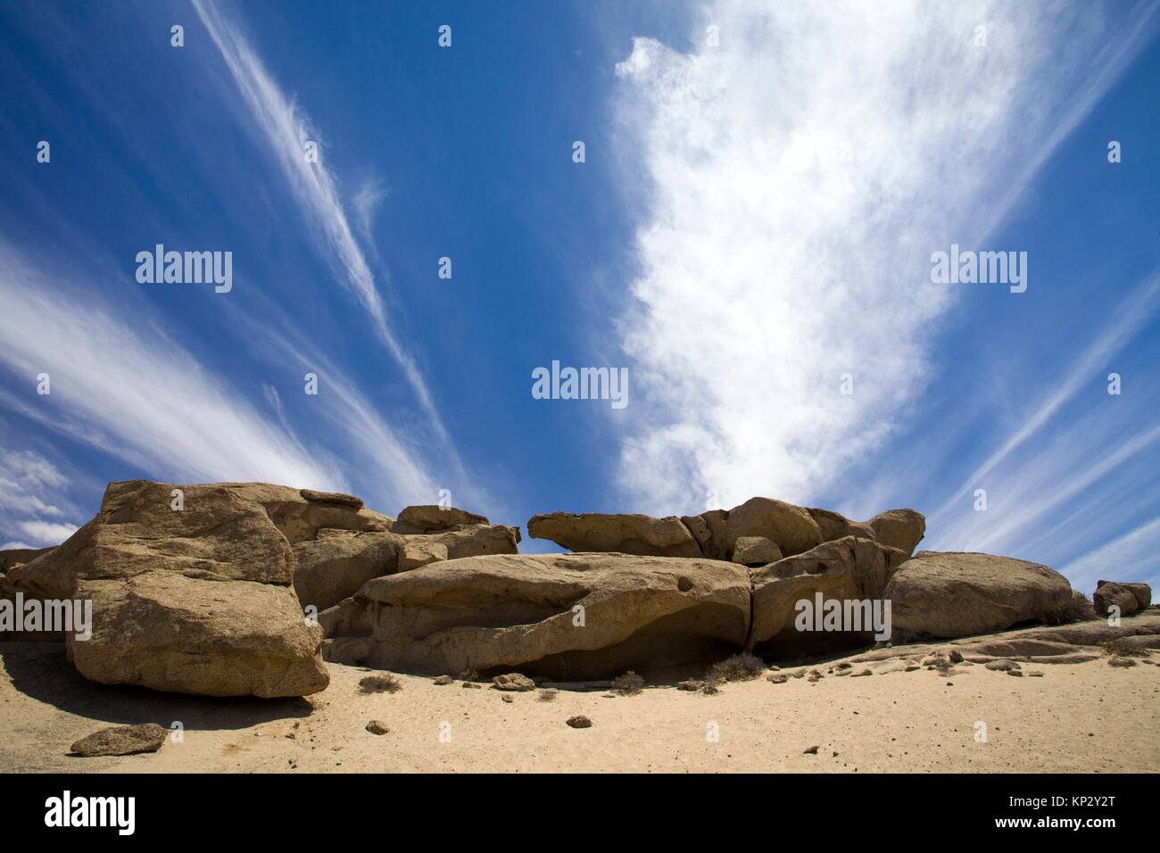 Giant stones hires stock photography and images Alamy