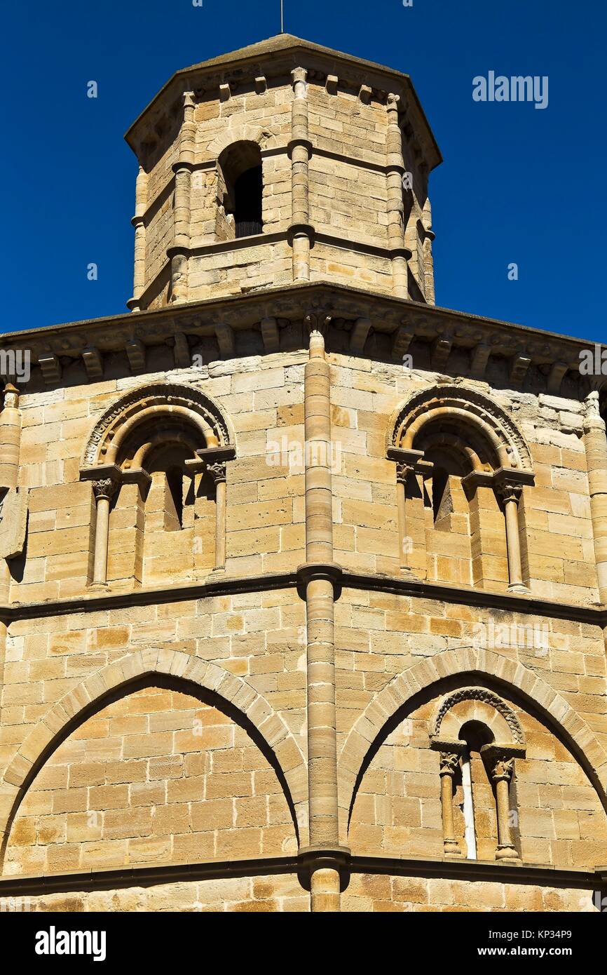 Iglesia románica del Santo Sepulcro. Torres del Río. Provincia de