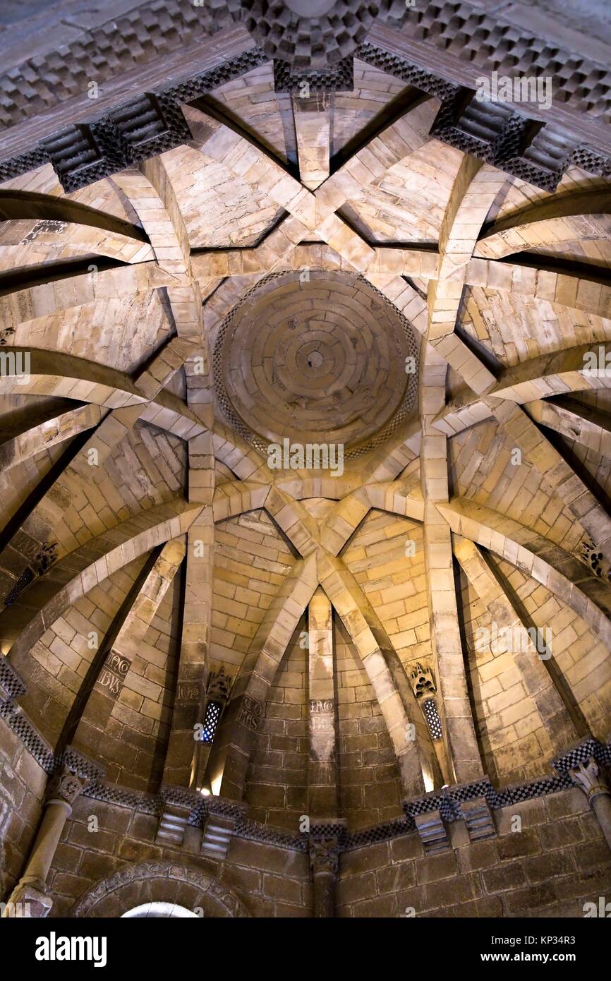 Interior view. Iglesia románica del Santo Sepulcro. Torres del Río