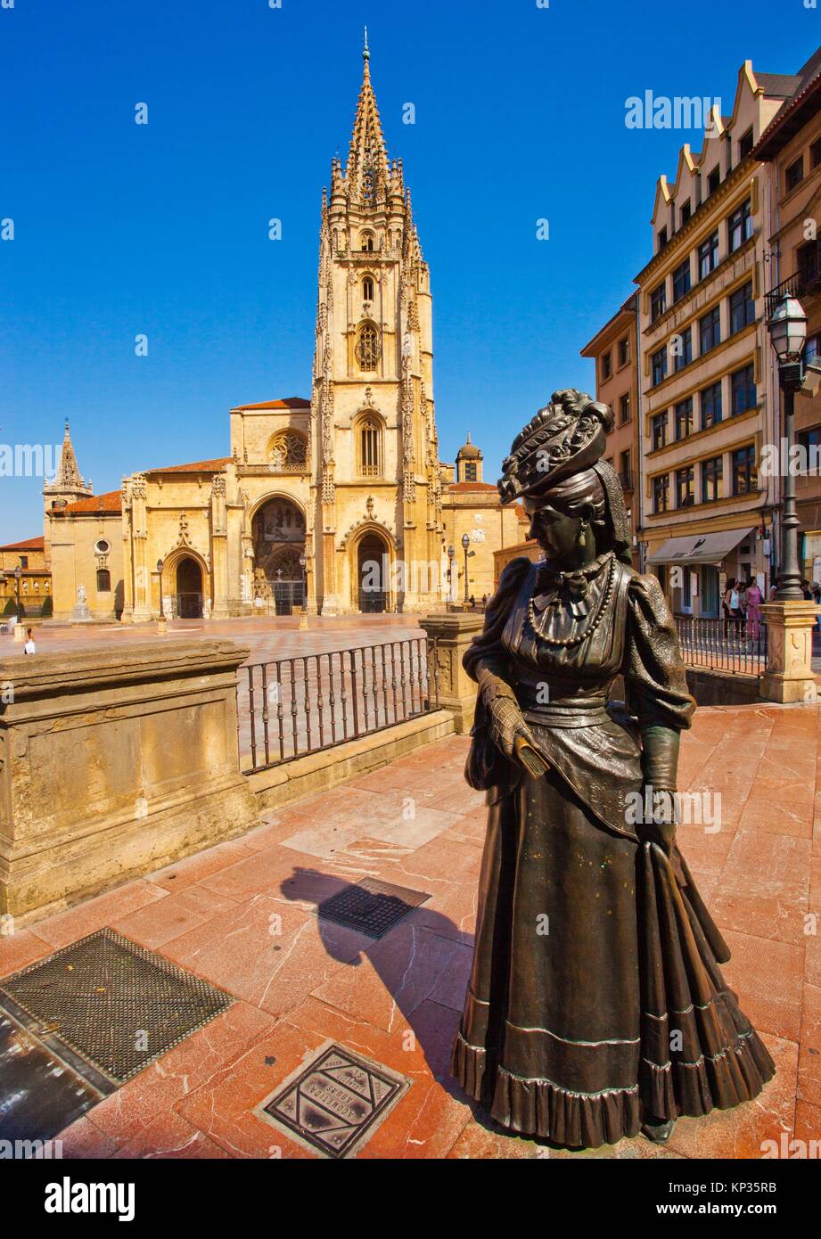 La Regenta, sculpture by Mauro Alvarez, Cathedral of the Holy Saviour, Catedral de San Salvador, Square Alfonso II El Casto, Oviedo, Asturias, Spain,