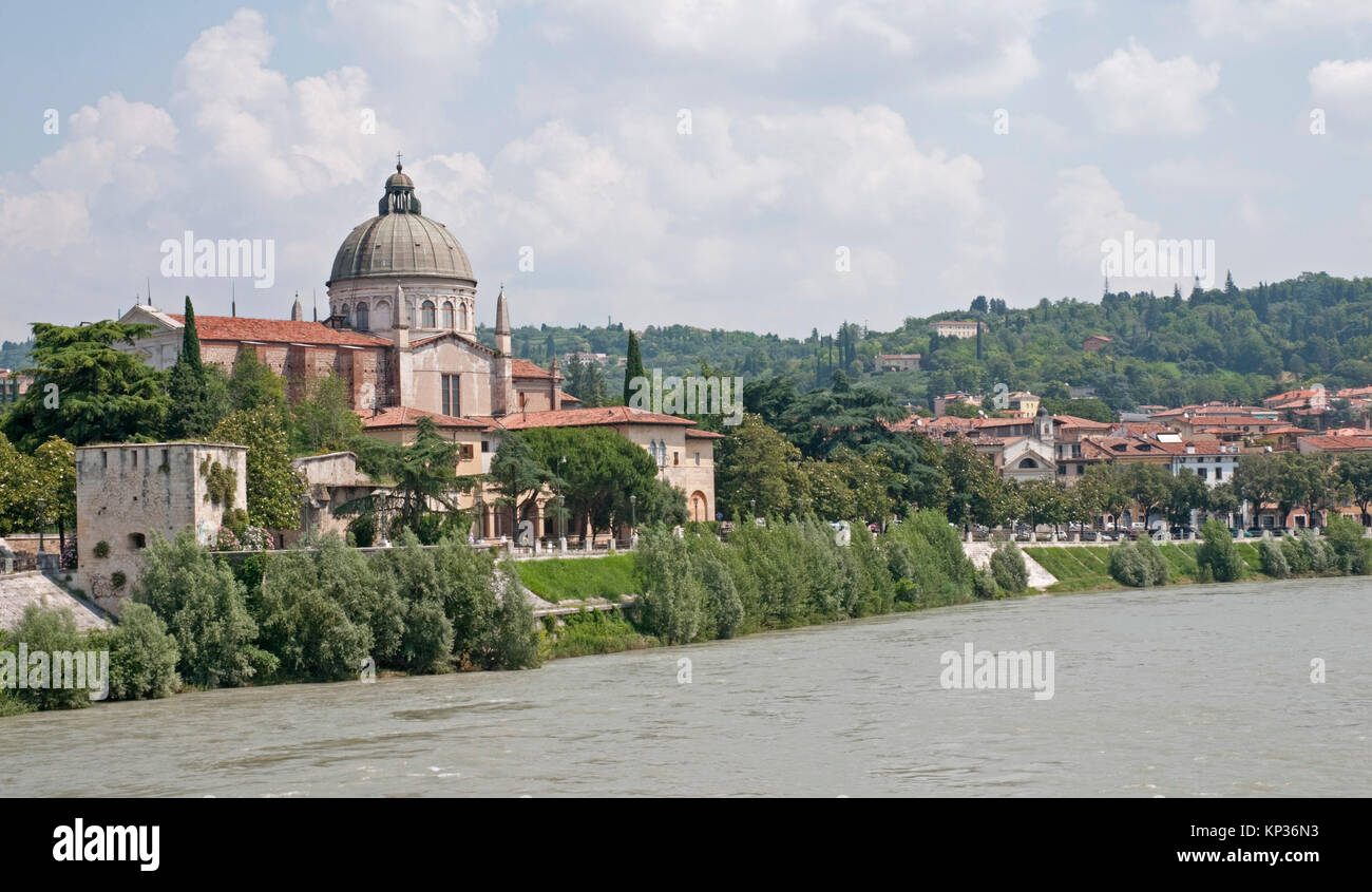 The Adige River flowing through the old city of Verona Stock Photo - Alamy