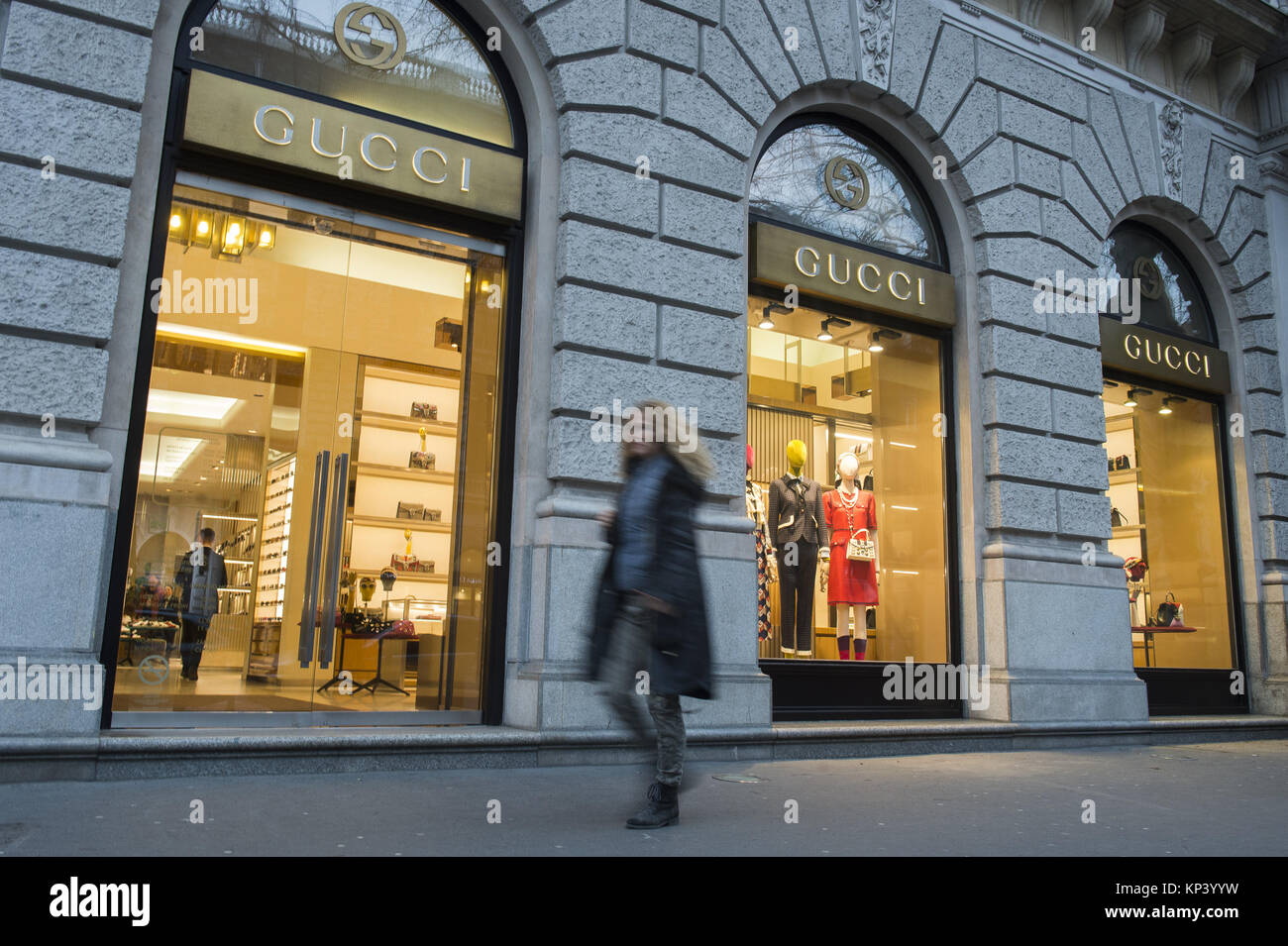 Budapest, Hungary. 12th Dec, 2017. A woman passes by Gucci store during  Christmas time. Credit: Omar Marques/SOPA/ZUMA Wire/Alamy Live News Stock  Photo - Alamy