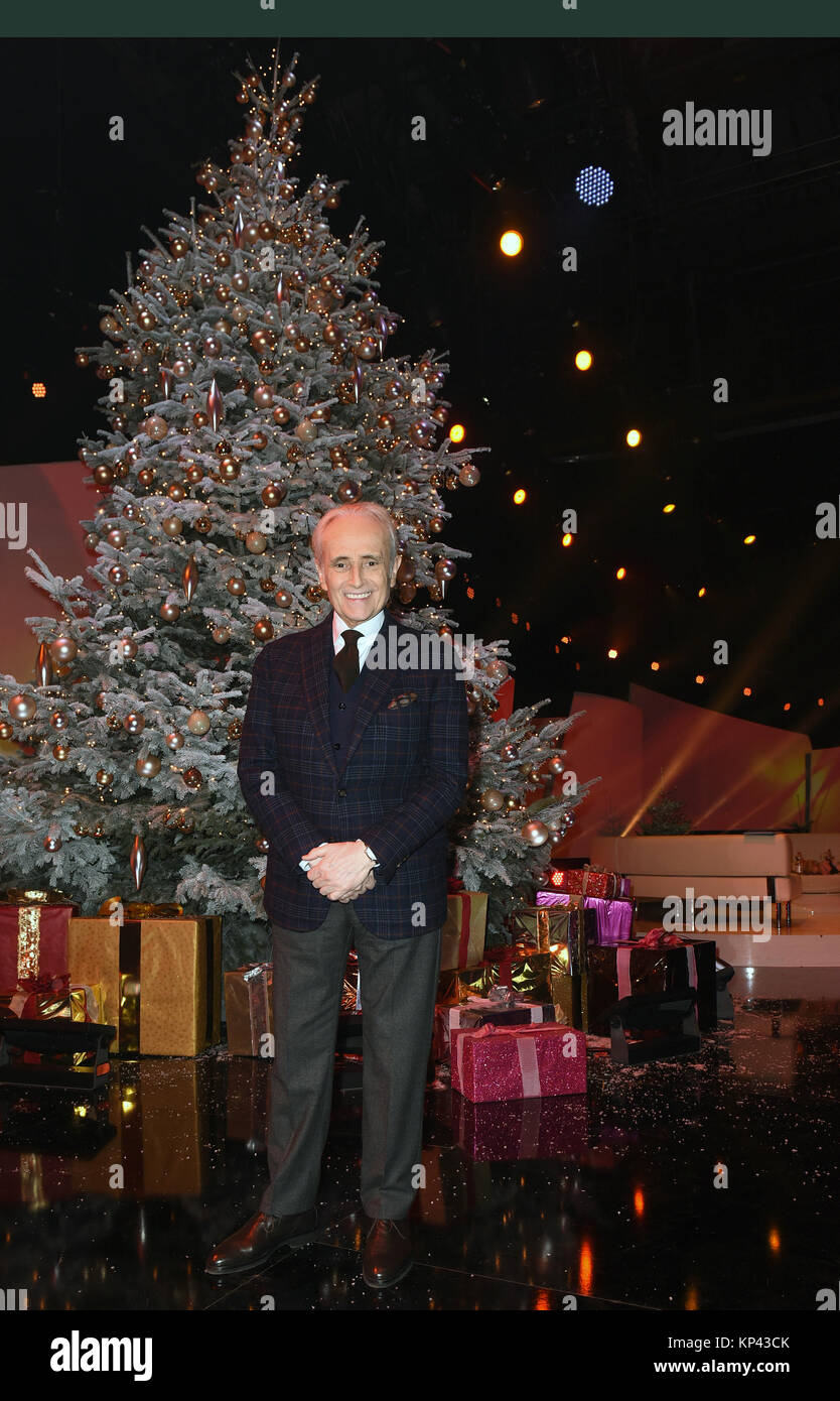 Munich, Germany. 12th Dec, 2017. Jose Carreras, Spanish opera singer and founder of the 'Jose Carreras Leukemia Foundation', poses in front of a Christmas tree during a rehearsal for the Carreras Gala at the Bavaria Studios in Munich, Germany, 12 December 2017. International and national artists will perform during the charitable 23rd Jose Carreras Gala on 14 December 2017. Credit: Ursula Düren/dpa/Alamy Live News Stock Photo