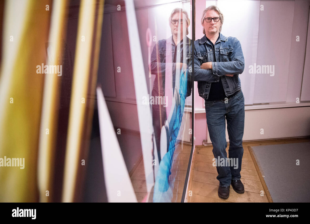 Stade, Germany. 28th Nov, 2017. Artist Thorsten Brinkmann presents