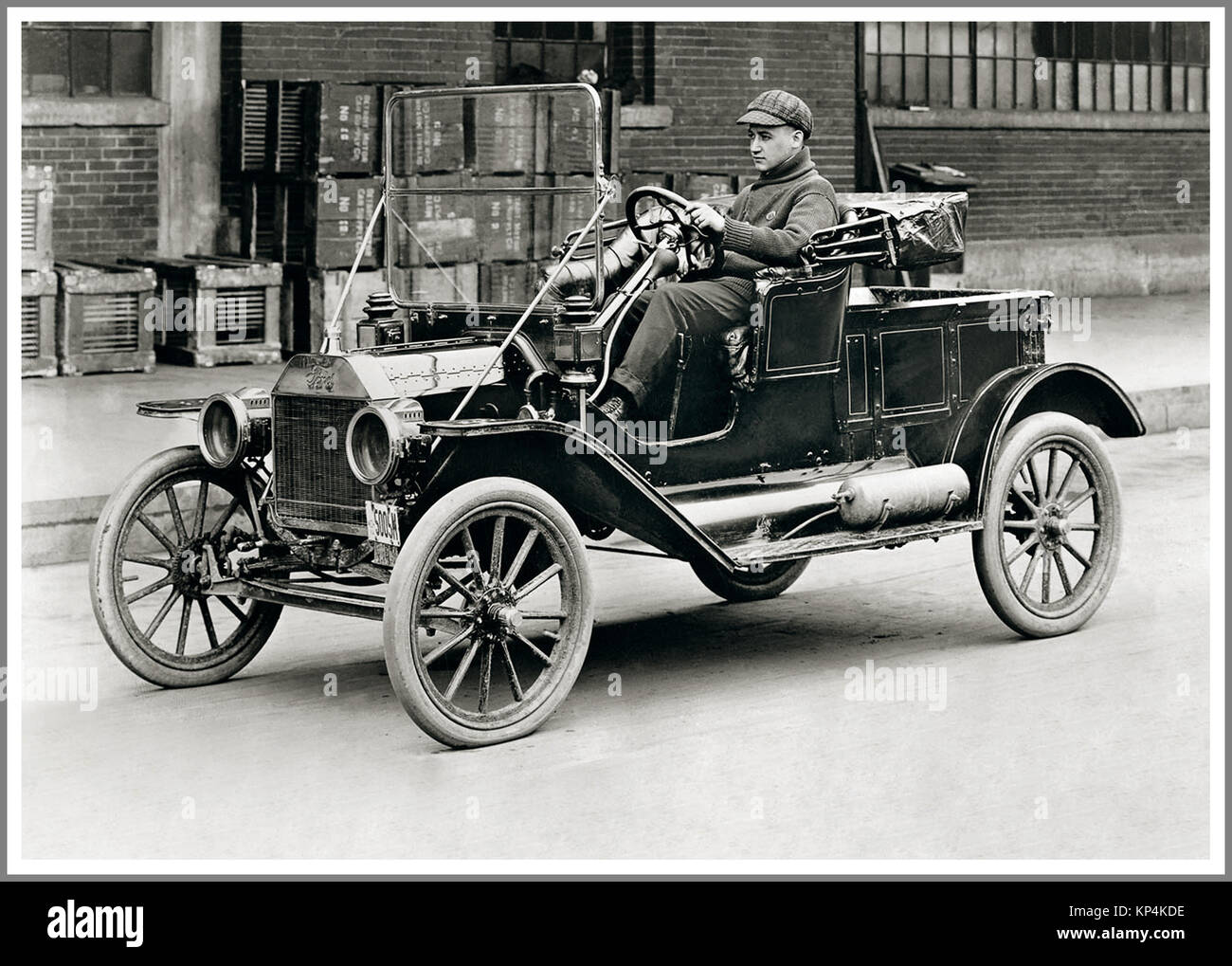 FORD MODEL T 1908 Testing a production automobile of the iconic Ford Model T  Factory test driving of every auto produced to maintain good quality control Piquette Avenue plant Detroit USA Stock Photo