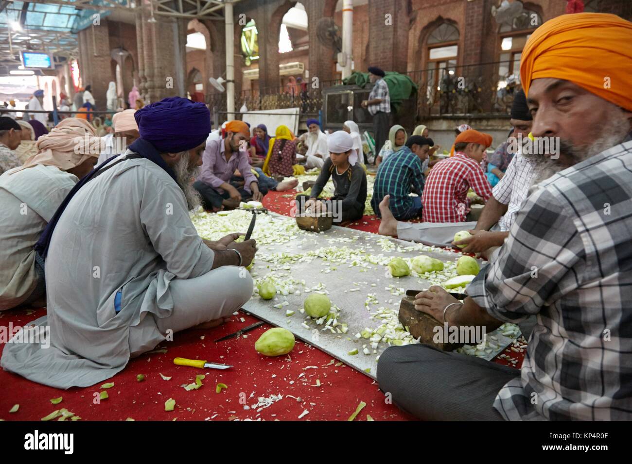 Dining Hall, Harmandir Sahib, Golden Temple, Amritsar, Punyab, India. Stock Photo