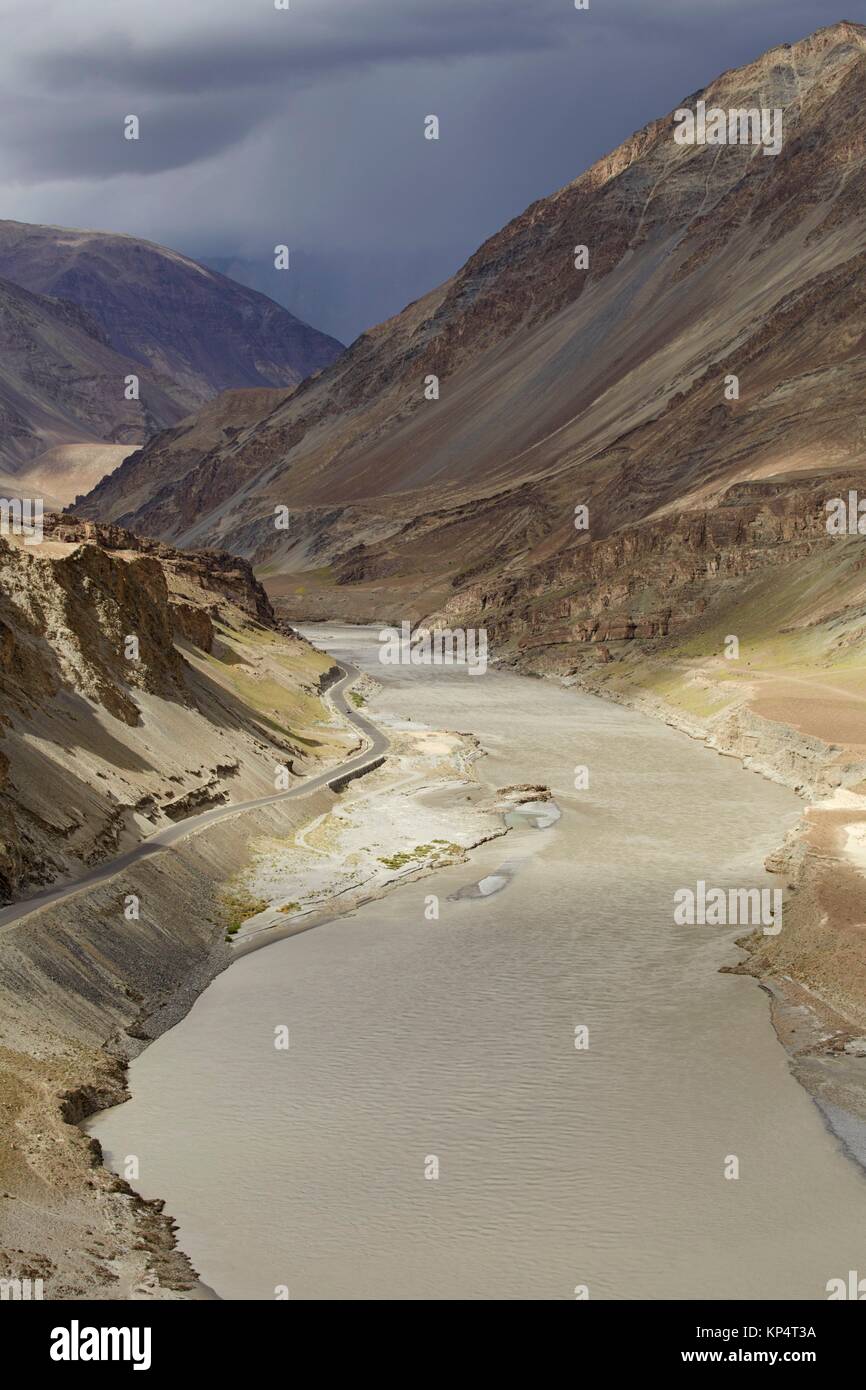 Union del Rio Zanskar y el Rio Indo, Ladakh, India. Stock Photo