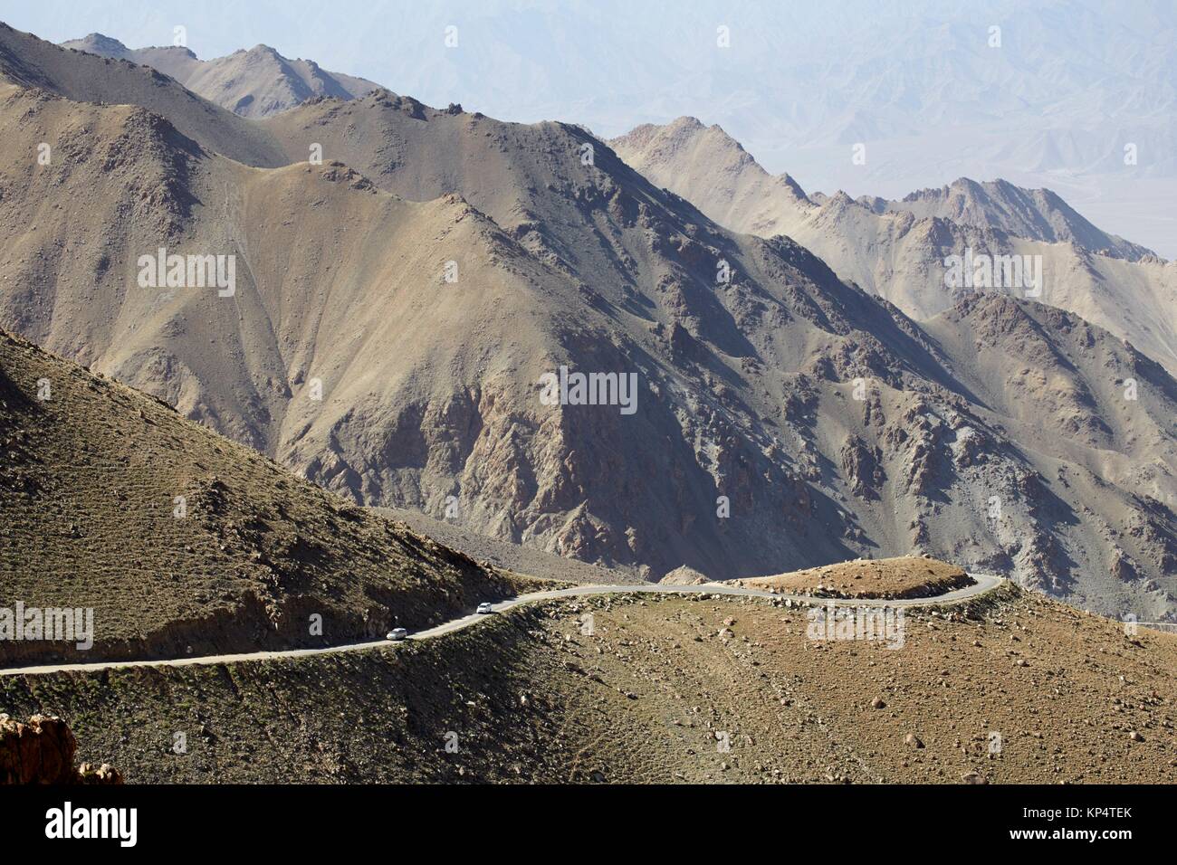Subiendo el Khardung La Pass, Khardung La Pass, Ladakh, India. Stock Photo