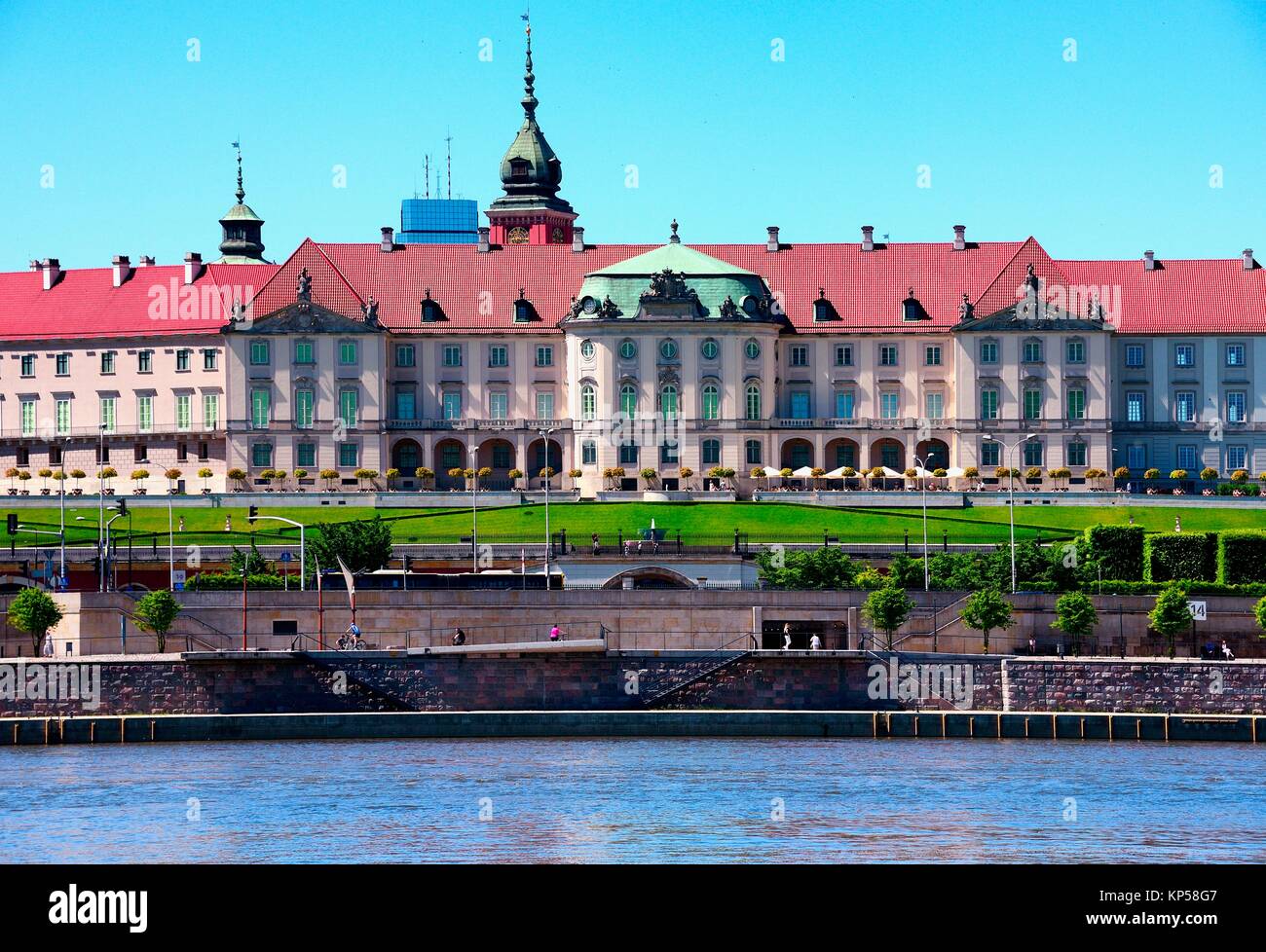 Royal Castle's eastern baroque facade seen from eastern side of Vistula river, UNESCO World Heritage Site, Old Town, Warsaw, Mazovia, Poland, Europe Stock Photo