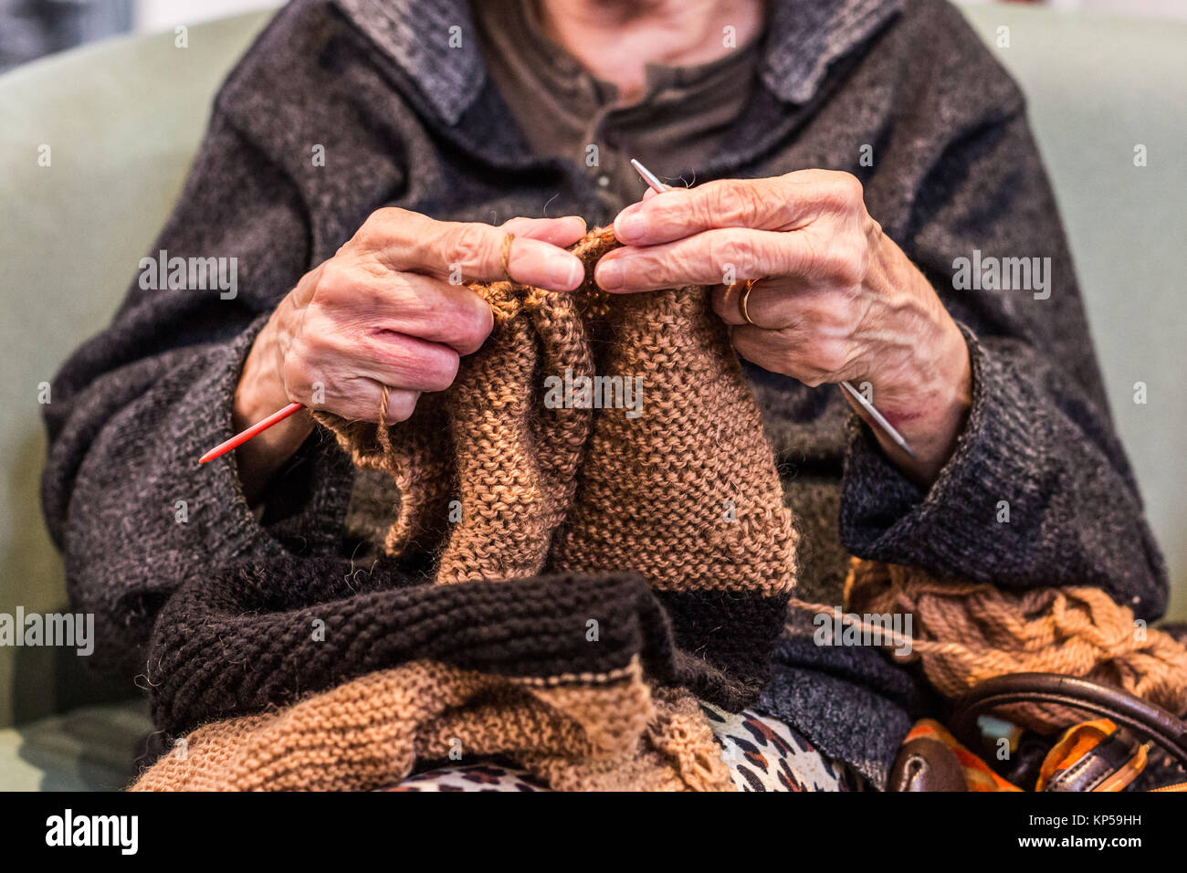 Elderly woman knitting Stock Photo Alamy