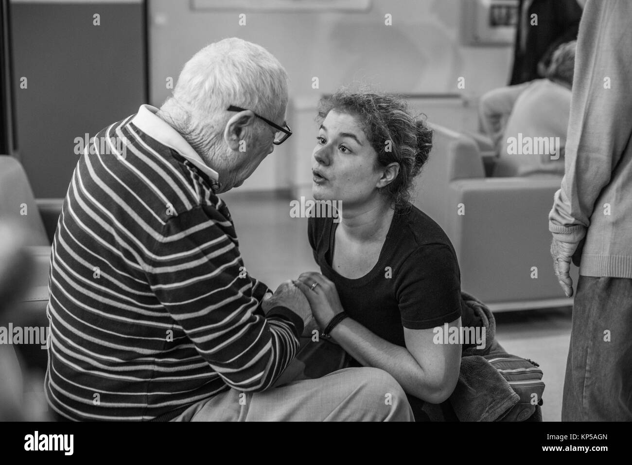 EHPAD specialized in the care of the elderly suffering from Alzheimer's disease, Dialog between a caregiver and residents, Center for psychogeriatric  Stock Photo
