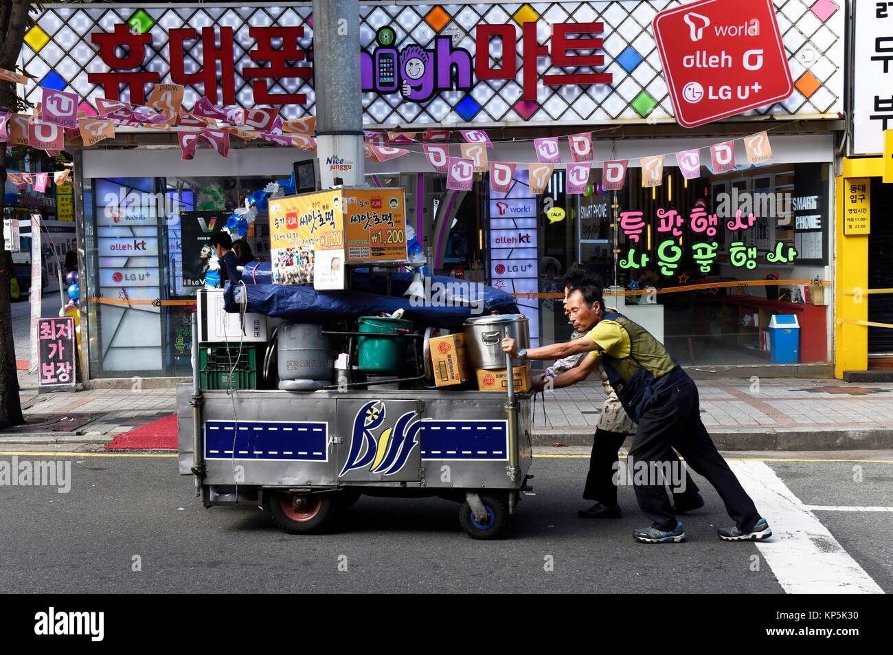 Street vendor in Seoul,South Korea Stock Photo - Alamy