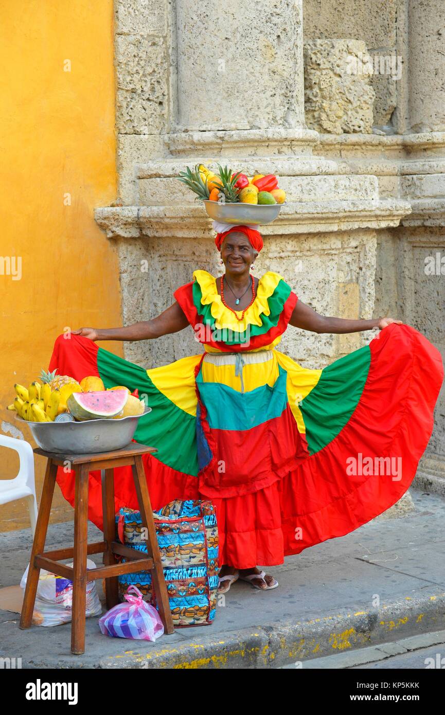 Colombian woman wearing traditional clothes in Cartagena de Indias ,Colombia,South  America Stock Photo - Alamy