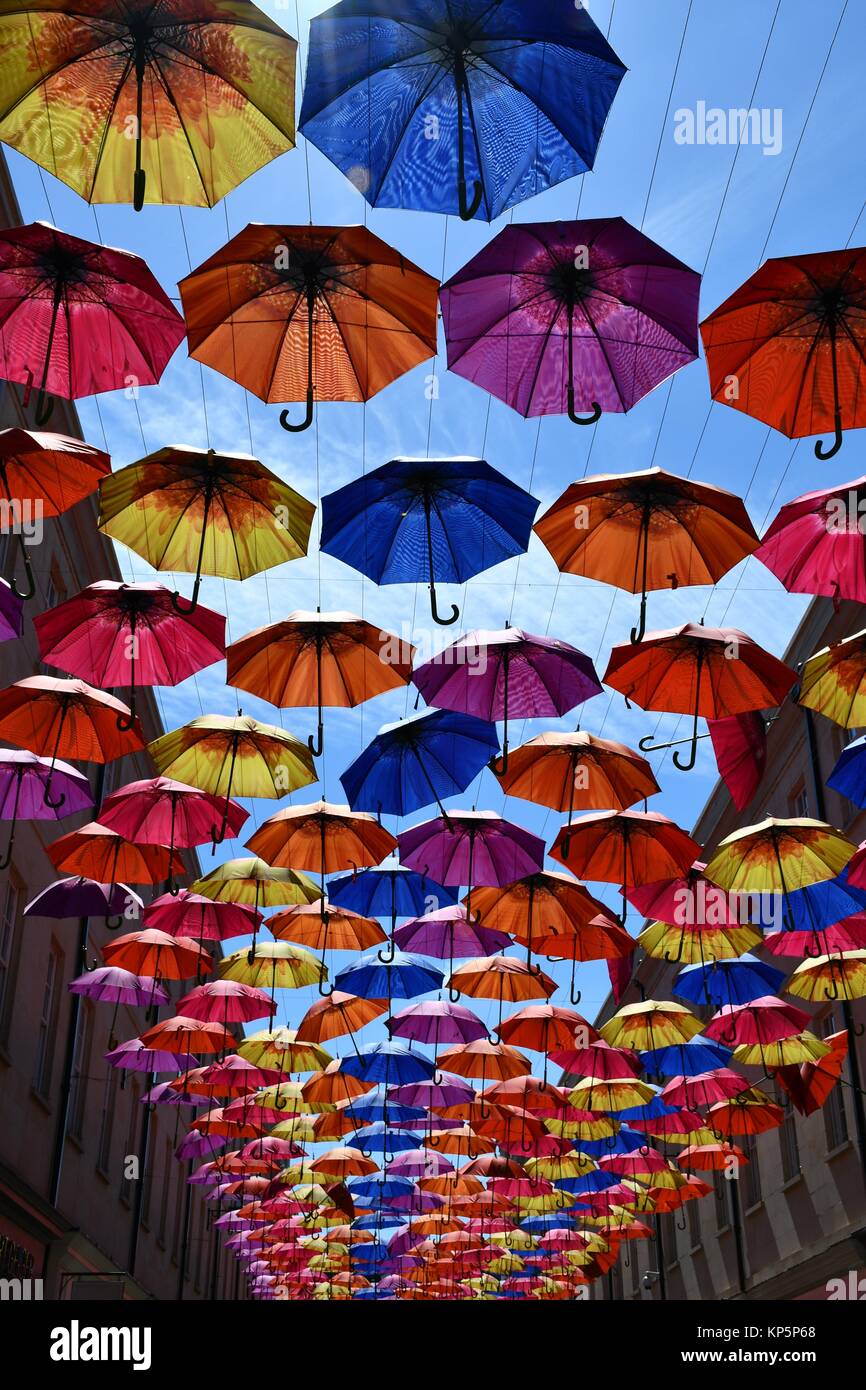 Bath Umbrellas High Resolution Stock Photography and Images Alamy