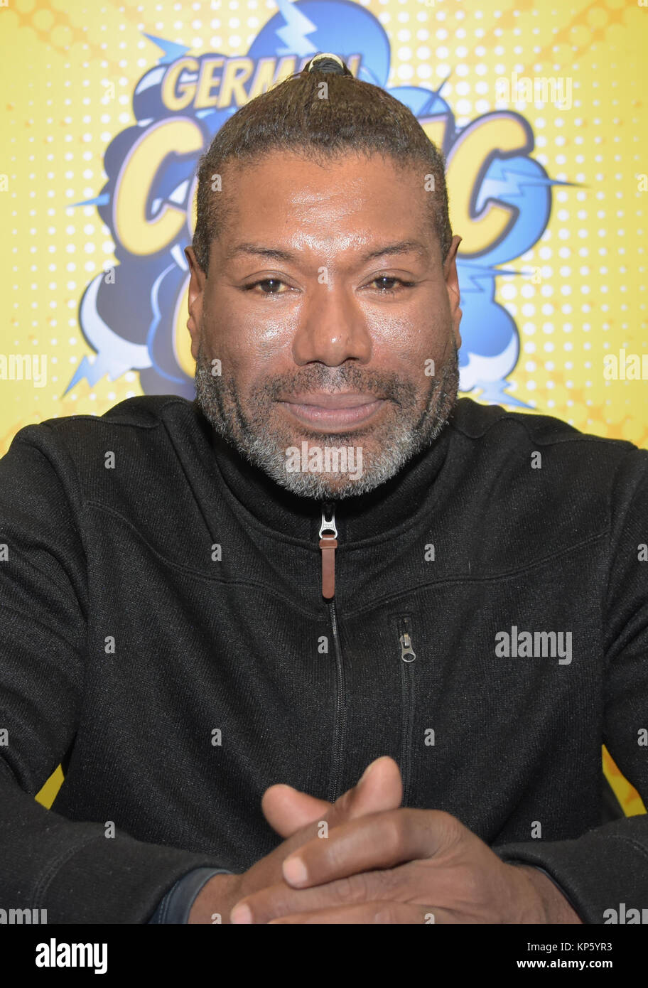 Christopher judge hi-res stock photography and images - Page 2 - Alamy