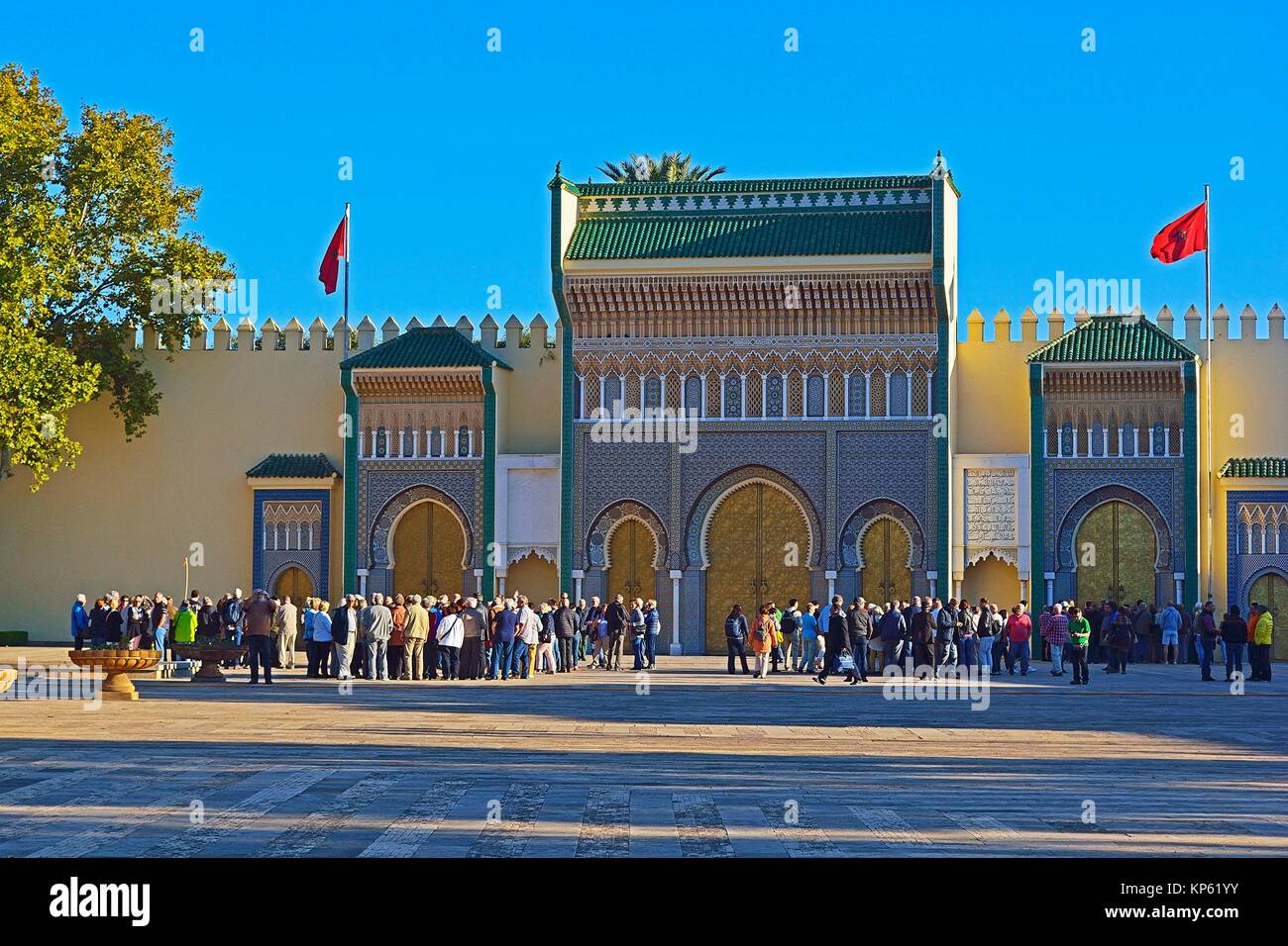 King s Palace Fes Middle Atlas Morocco Stock Photo Alamy king-s-palace-fes-middle-atlas-morocco-stock-photo-alamy