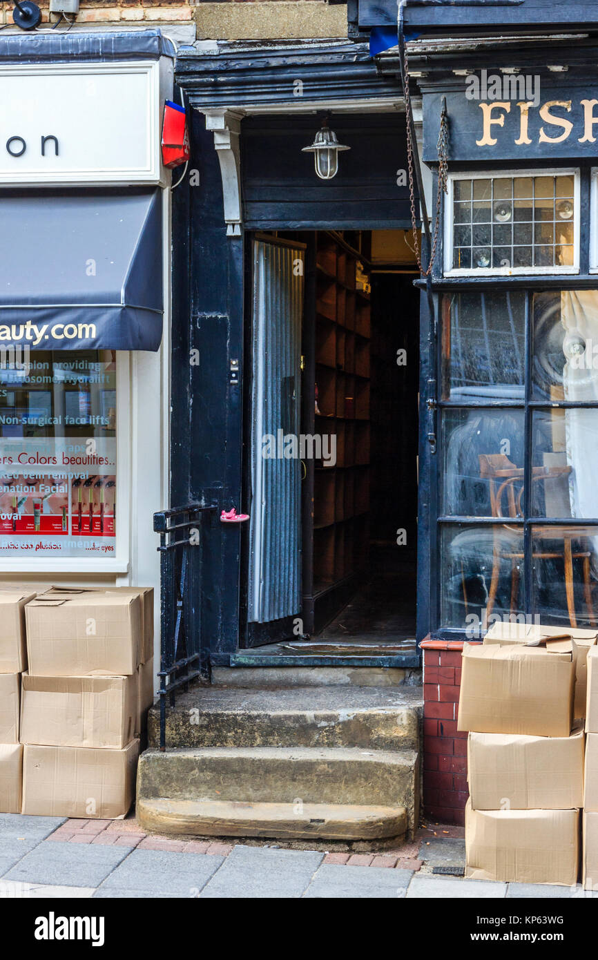 Fisher & Sperr antiquarian bookshop, Highgate, UK, in the process of closing down, June 2011 Stock Photo