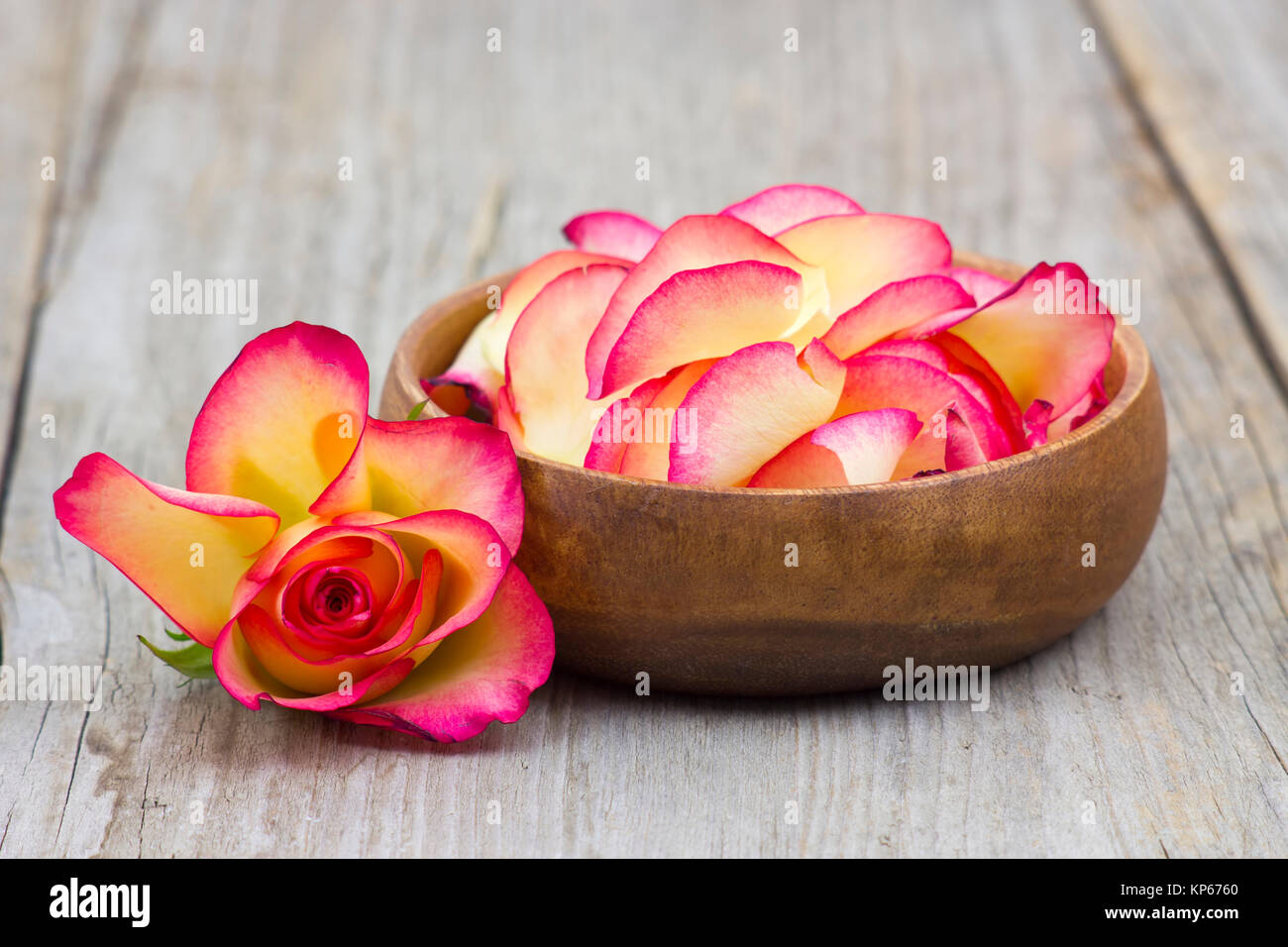 bowl full of rose petals Stock Photo - Alamy