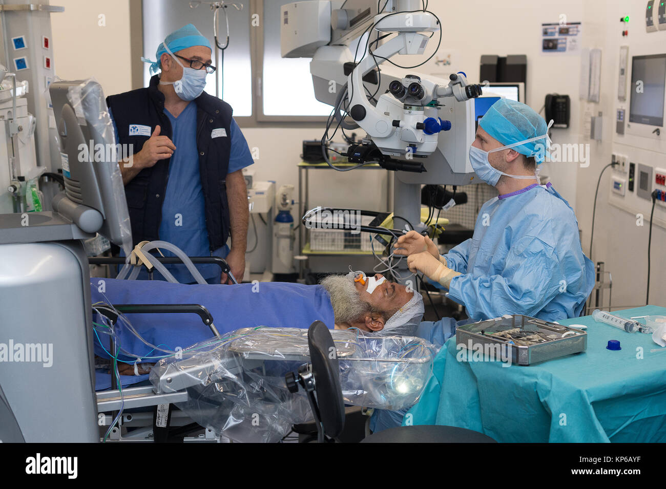 RETINAL DETACHMENT, SURGERY Stock Photo Alamy