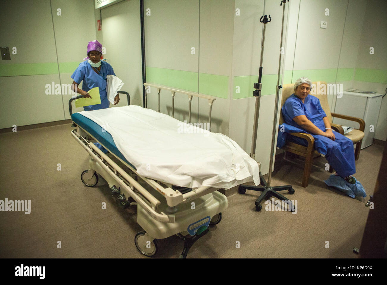 Gurney hallway hires stock photography and images Alamy