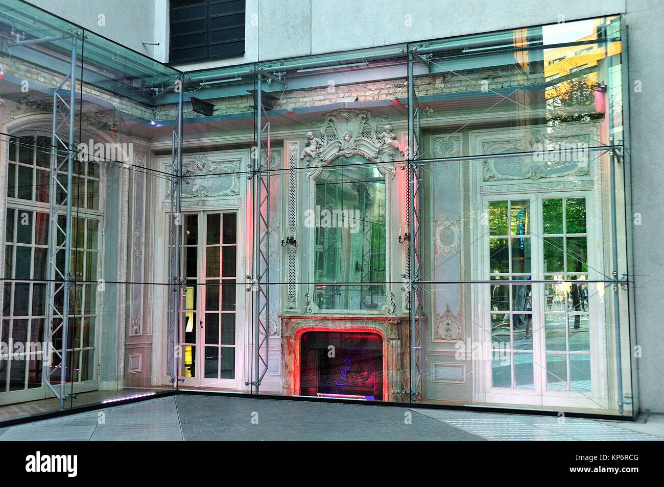 The remains of the old Cafe Josty, incorpated nowadays in the Sony