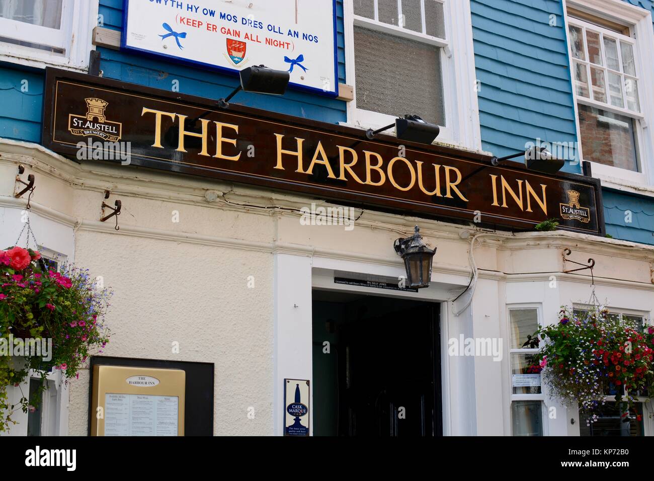 The Harbour Inn pub in Padstow, Cornwall, UK Stock Photo