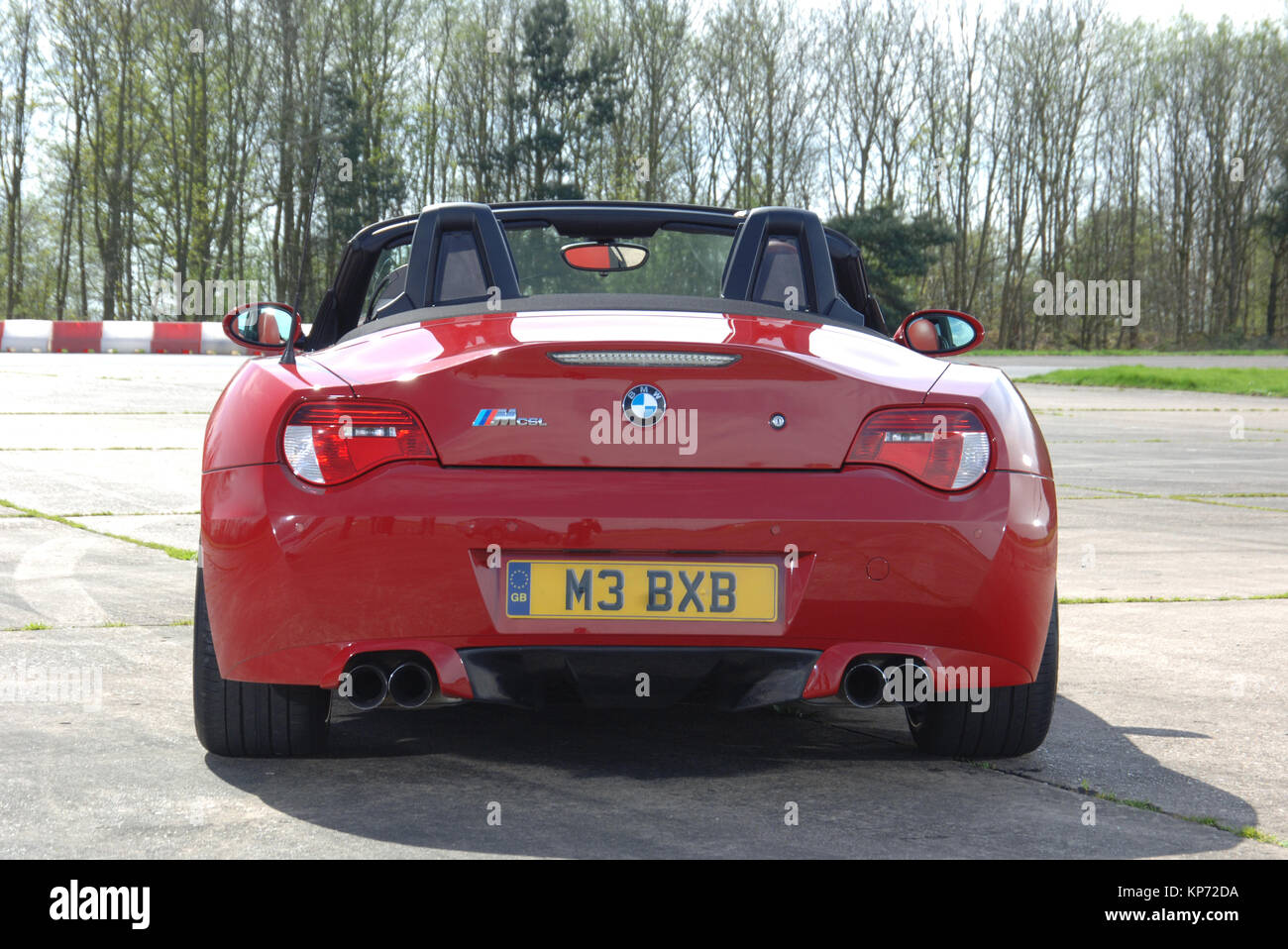 thumbnail image 2 of Gloss Black Front Kidney Grille Set For BMW Z4 E85 E86 2003-2008 Coupe/Convertible 2 of 6