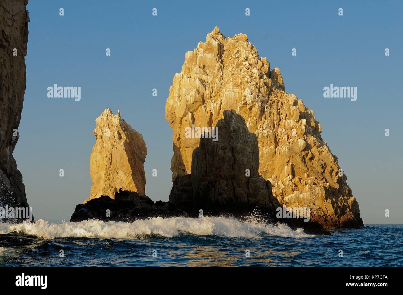 Where the land meets the sea hi-res stock photography and images - Alamy