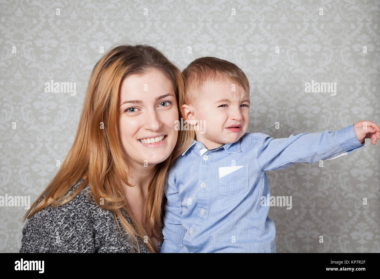 Baby boy and mommy Stock Photo Alamy