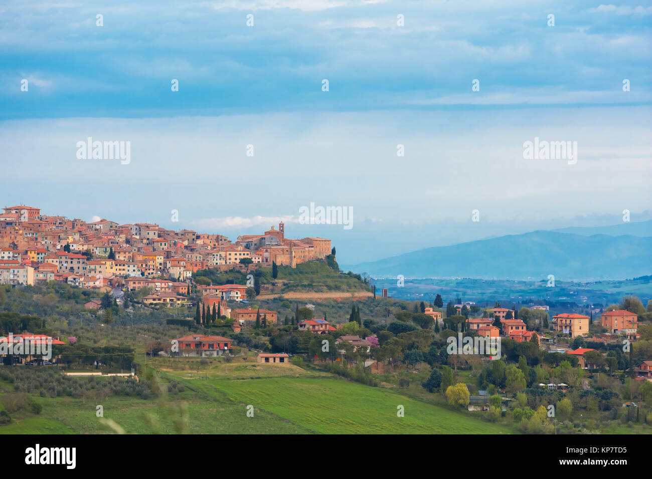 Die kleine Stadt Cianciamo in der Toskana Stock Photo