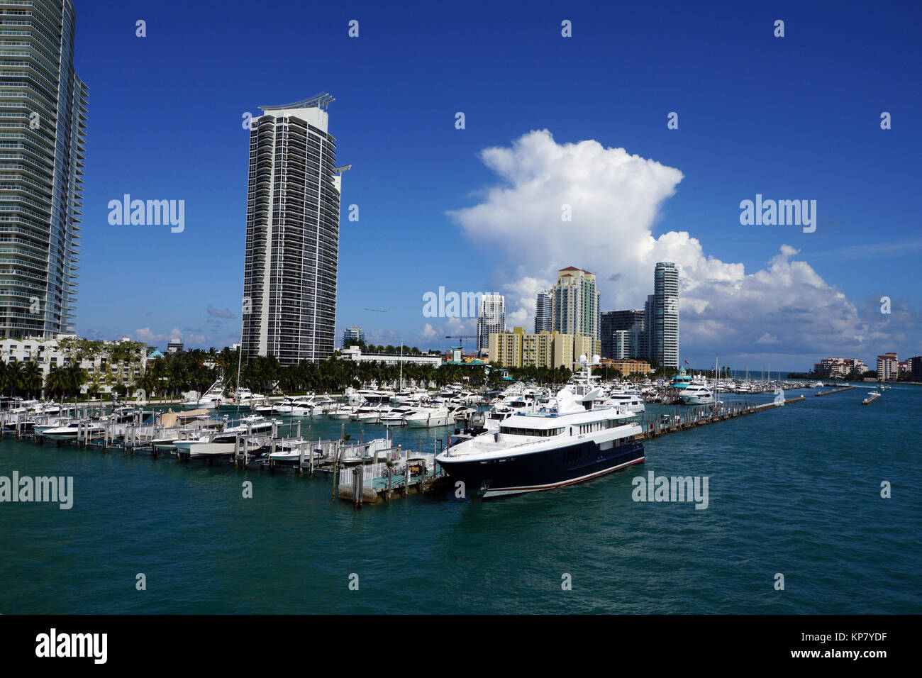 Moderne Hochhaus Architektur Im Miami Florida Usa Stock Photo Alamy