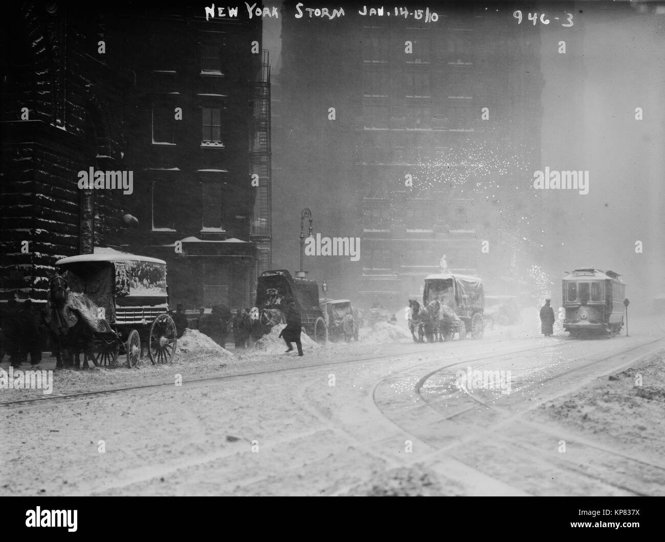 January 1913 snowstorm street scene in New York City, NY Stock Photo