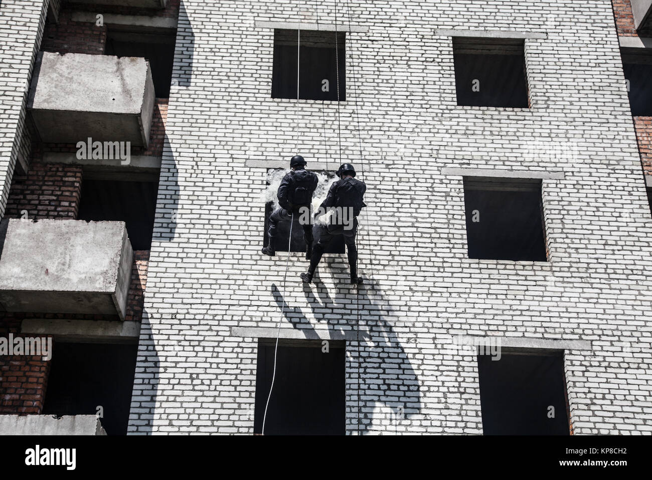 Swat Incursion SWAT assault operation Stock Photo - Alamy